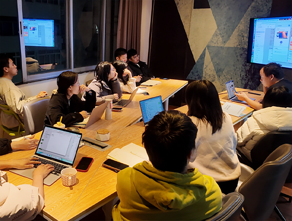 TrendPower operations team providing on-site business consulting and one-on-one expert guidance