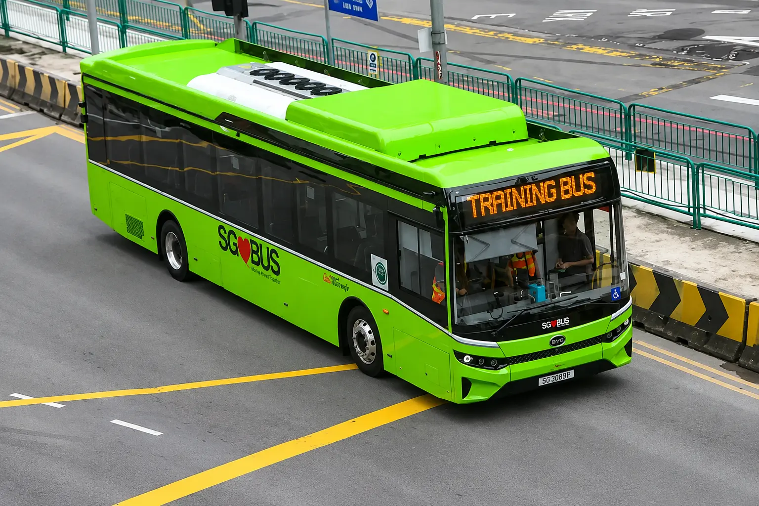 Driverless electric bus in Singapore with TrendPower smart charging